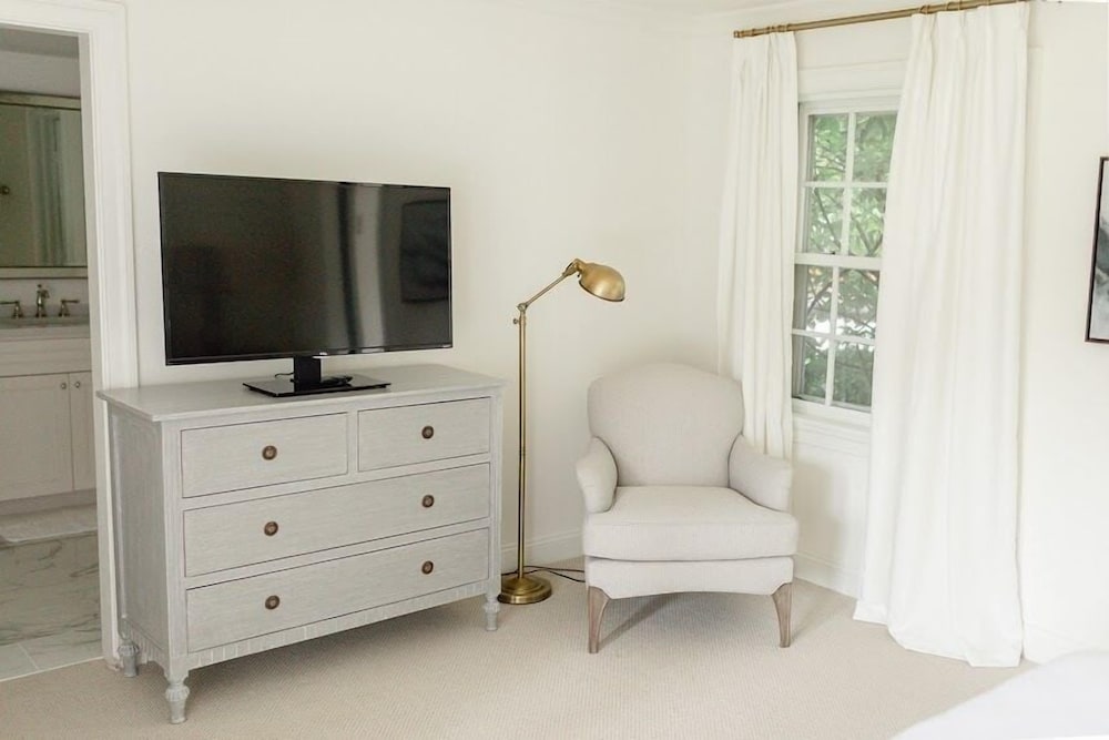 Фото Fairville Inn