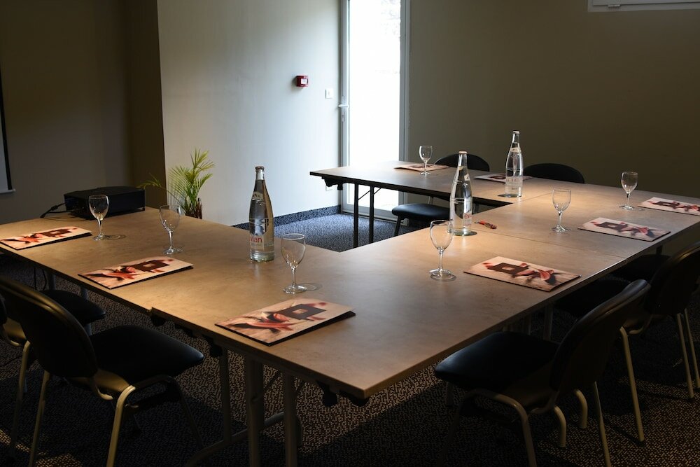 Фото The Originals Montpellier Sud Le Mas de Grille