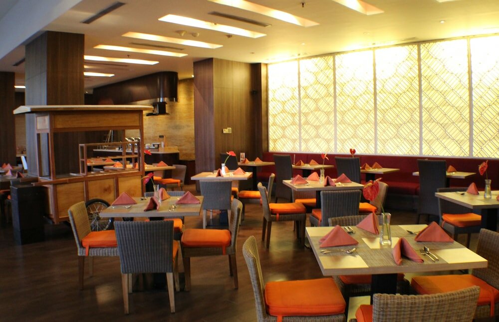 Фото Hotel Santika Pandegiling Surabaya