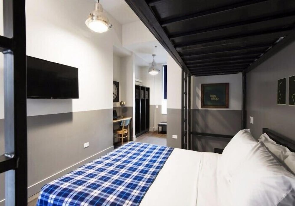 Фото The Chicago Hotel Collection River North