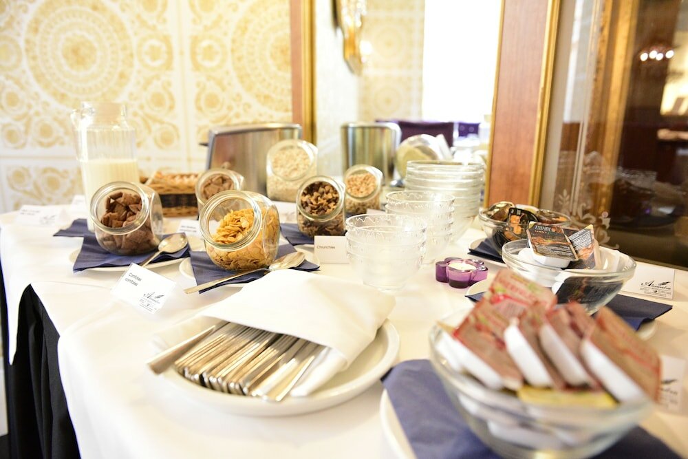 Фото Hotel Alexandra