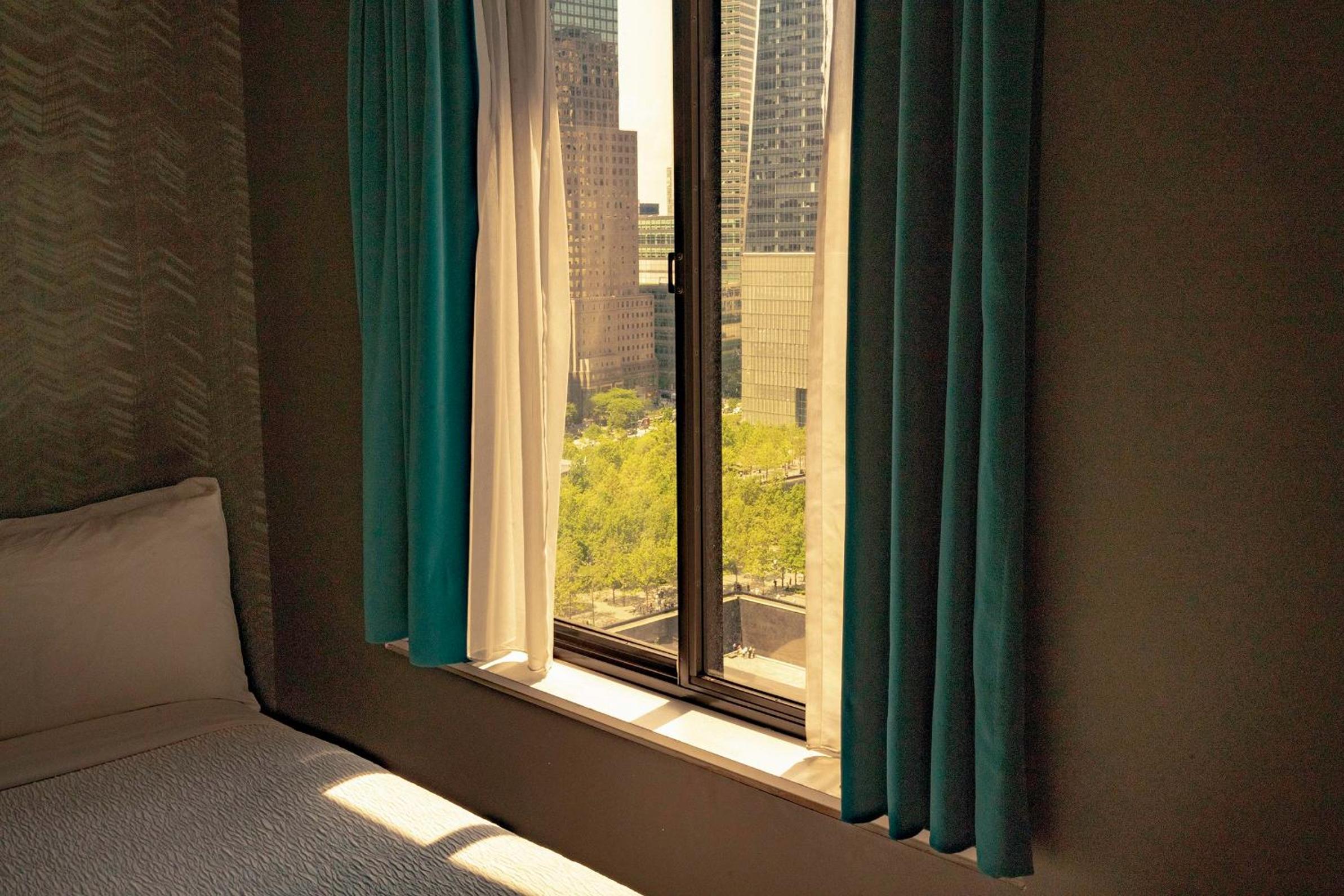 Фото Courtyard by Marriott New York Downtown Manhattan/