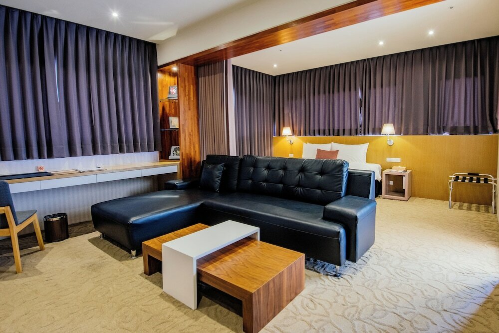 Фото Aeris International Hotel