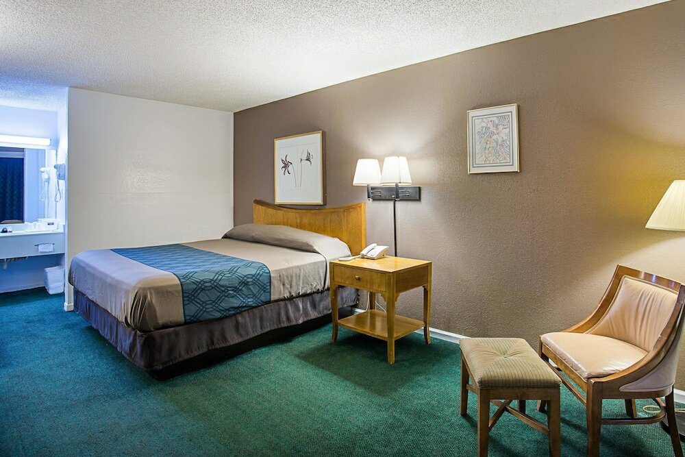 Фото Rodeway Inn Lake City I-75