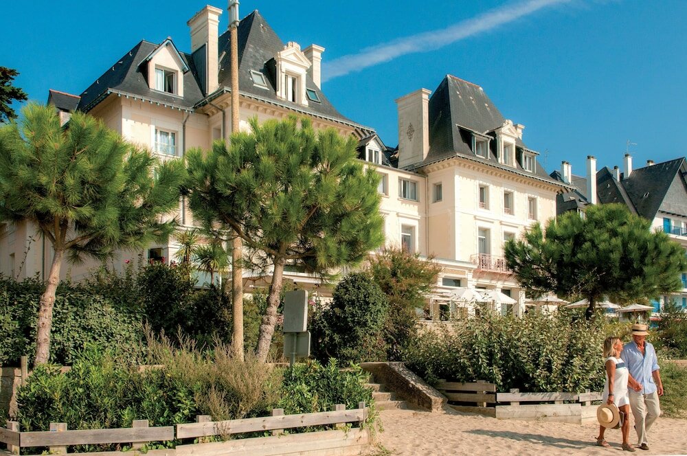 Фото Hôtel Vacances Bleues Villa Caroline