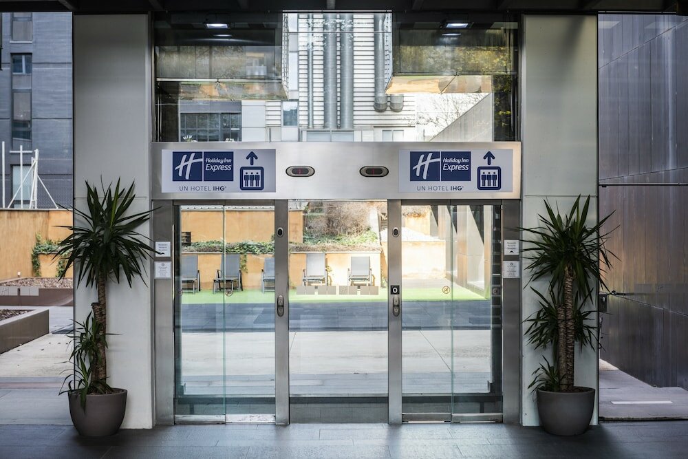 Фото Holiday Inn Express Barcelona City 22@