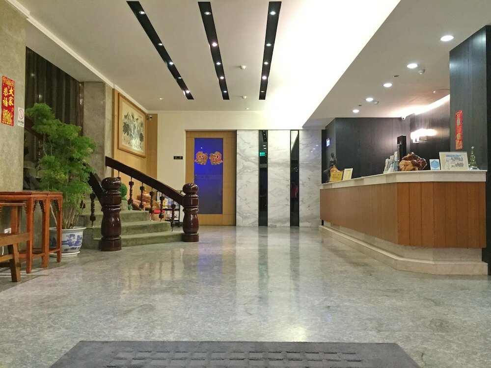 Фото Country Garden Hotel