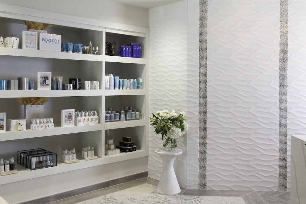 Фото Legacy Resort Hotel & SPA