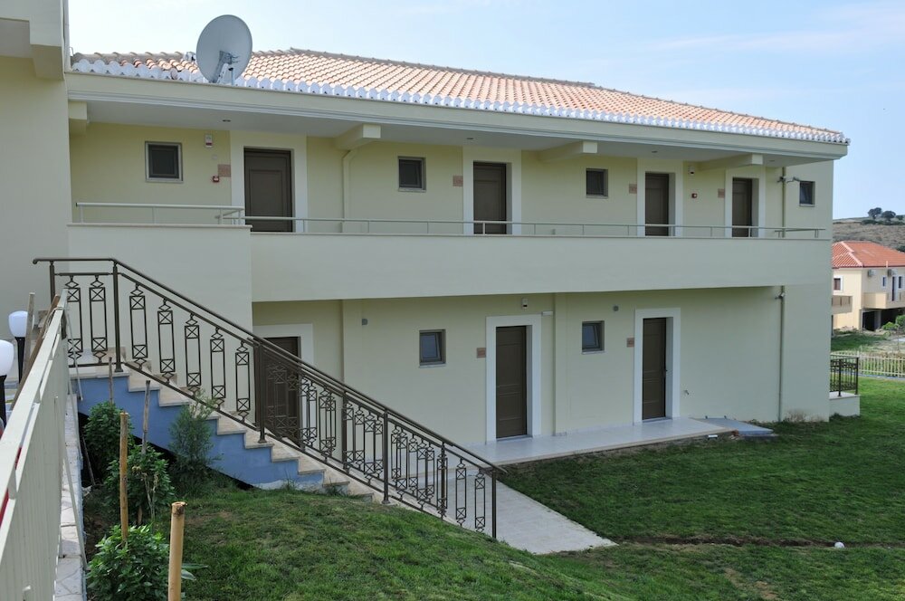 Фото Finiki Plaza