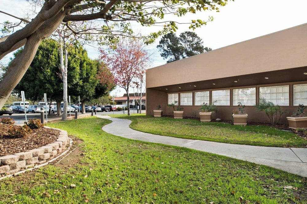 Фото Courtyard by Marriott Oxnard Ventura