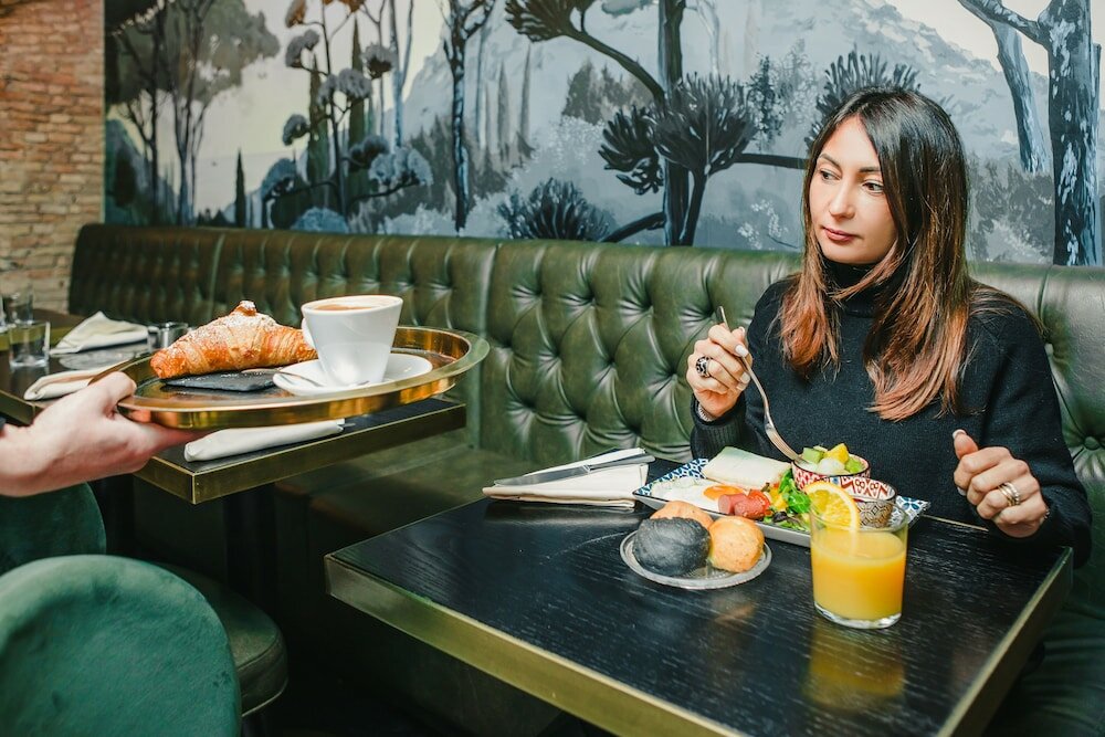 Фото Tree Charme Parliament Boutique Hotel