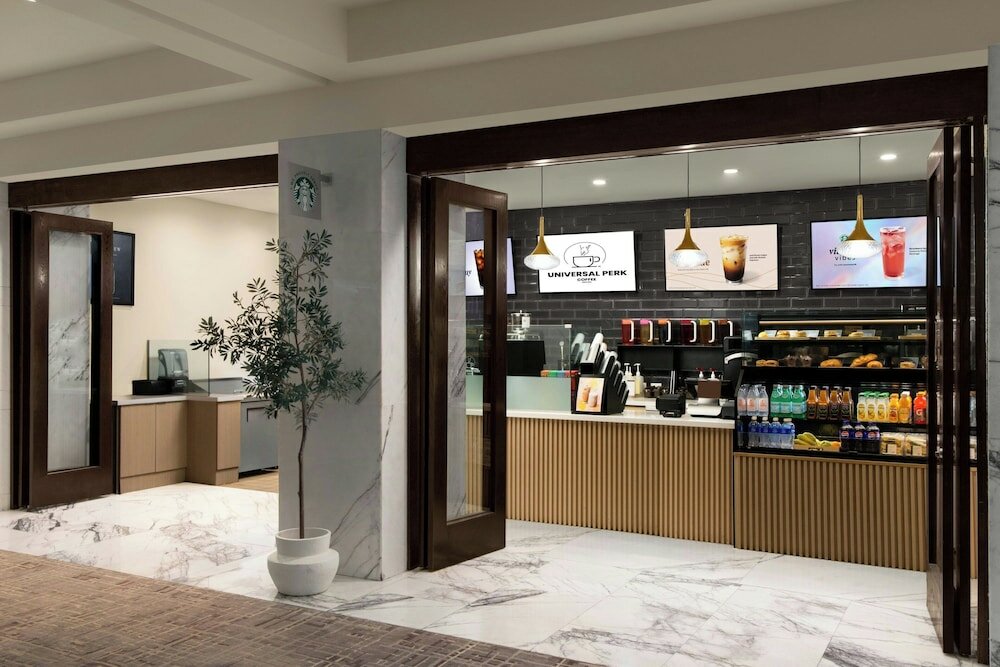 Фото Sheraton Universal Hotel