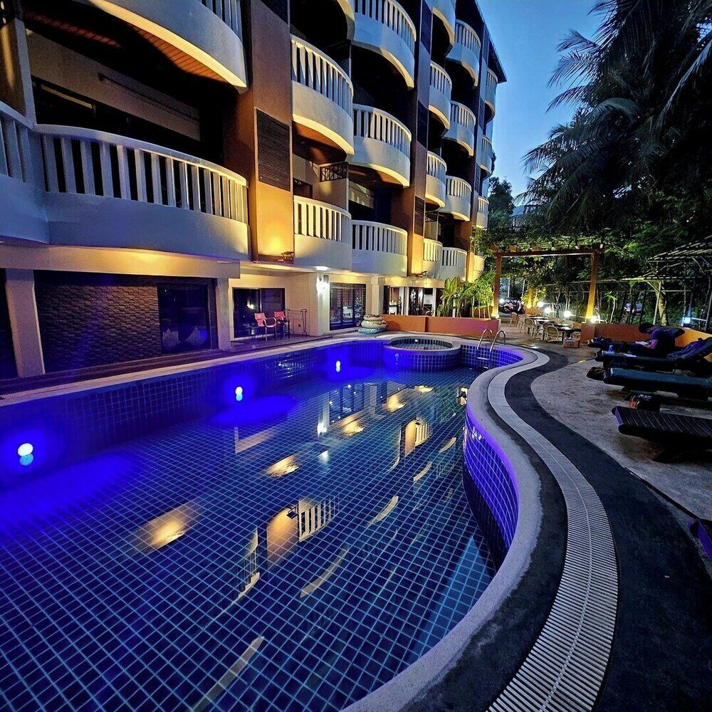 Фото отеля 1