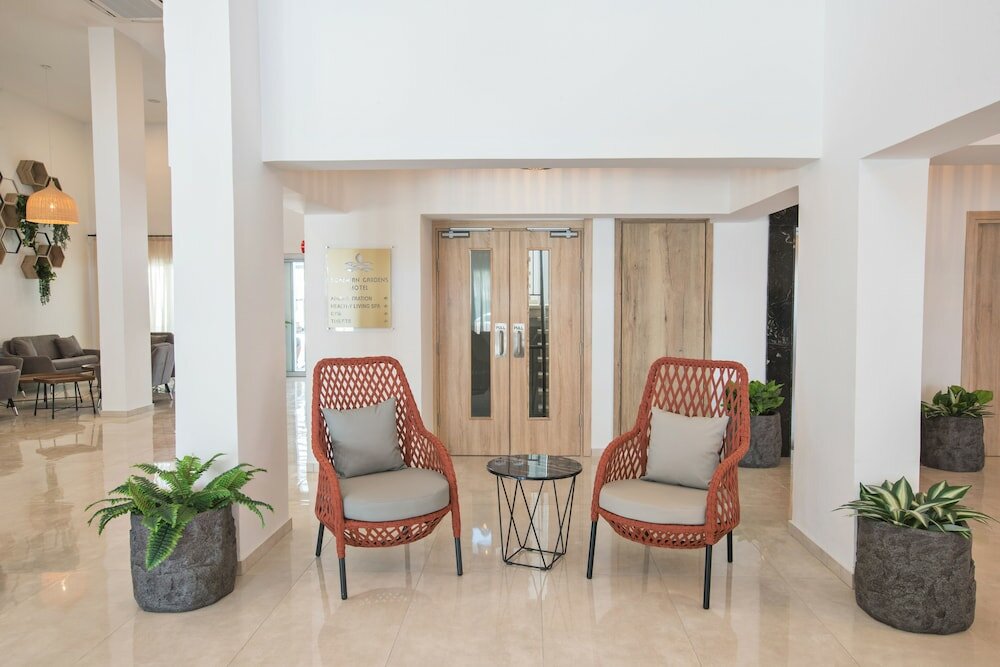 Фото Bohemian Gardens Hotel