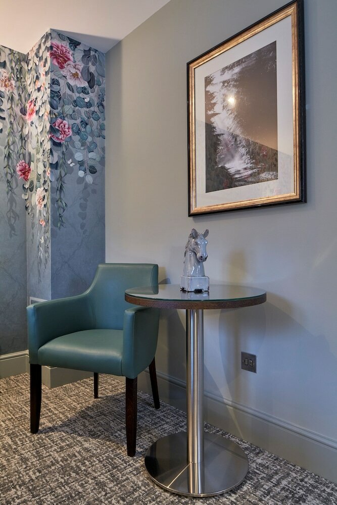 Фото Mandolay Hotel Guildford