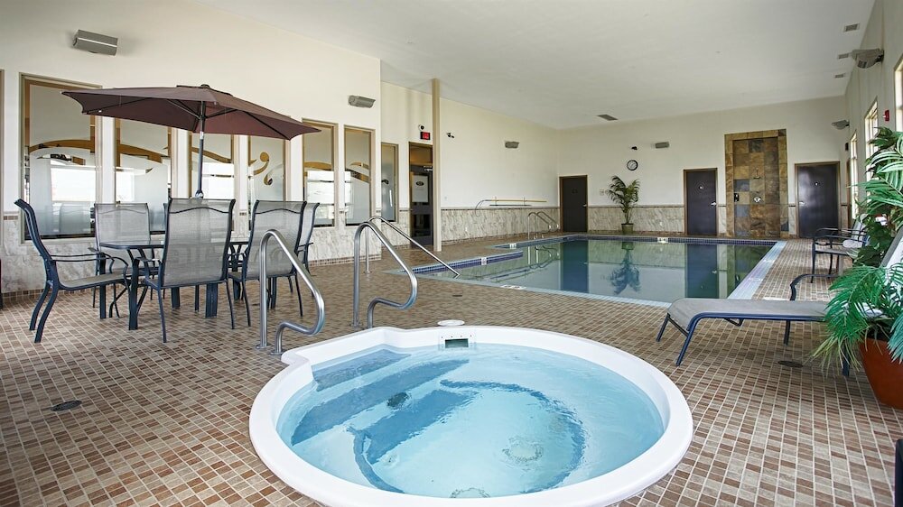 Фото Best Western Wainwright Inn & Suites