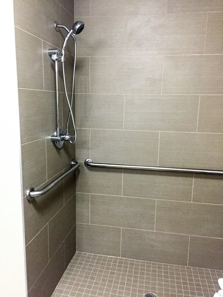 Фото Comfort Suites Regency Park