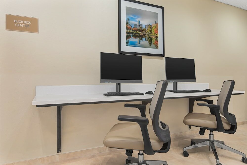 Фото Candlewood Suites Charlotte - Arrowood, an Ihg Hotel
