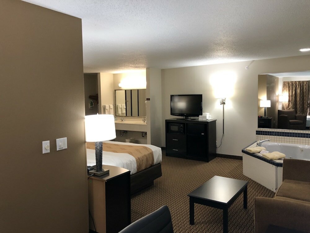 Фото Quality Inn & Suites Sun Prairie Madison East