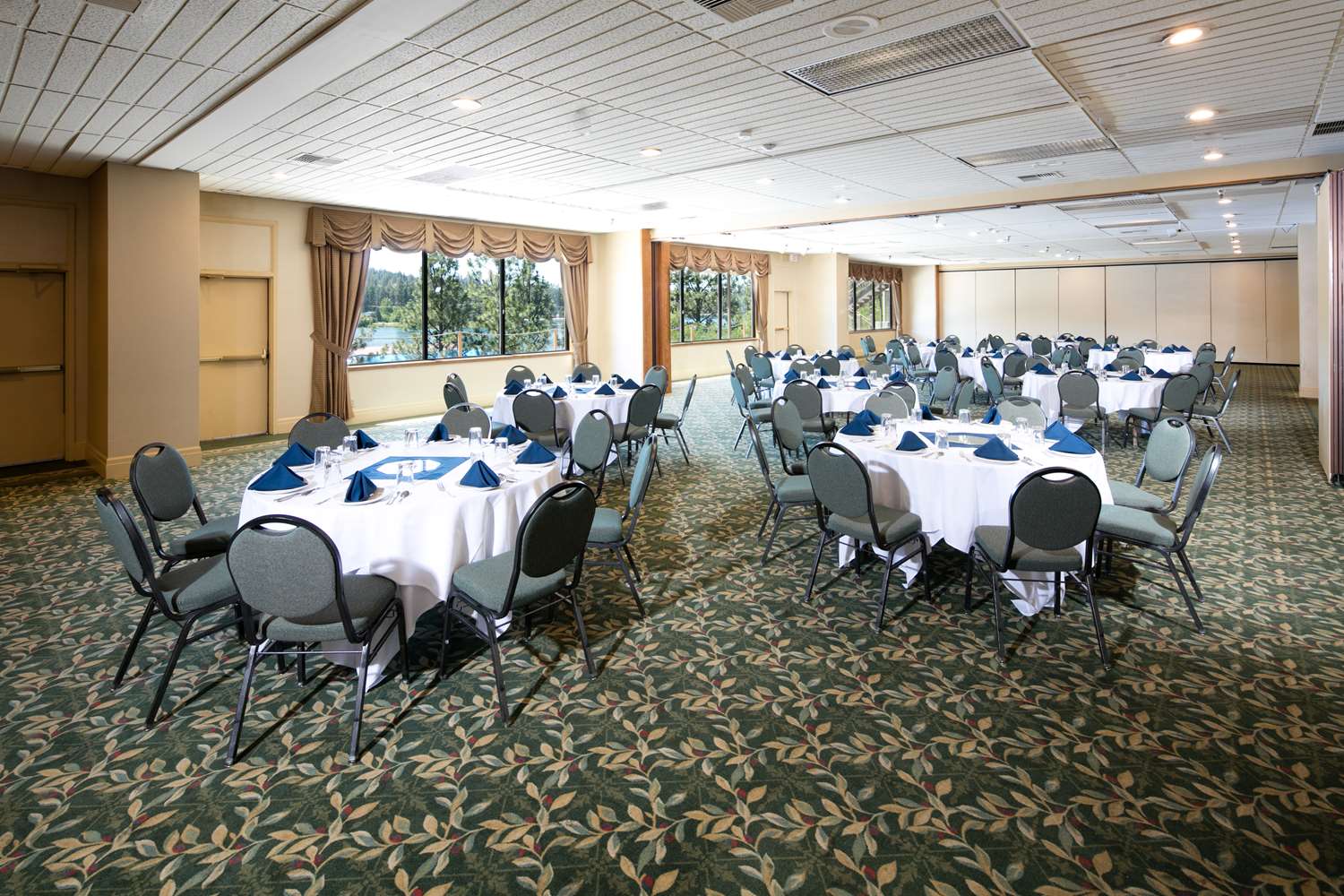 Фото Red Lion Hotel Templin's on the River