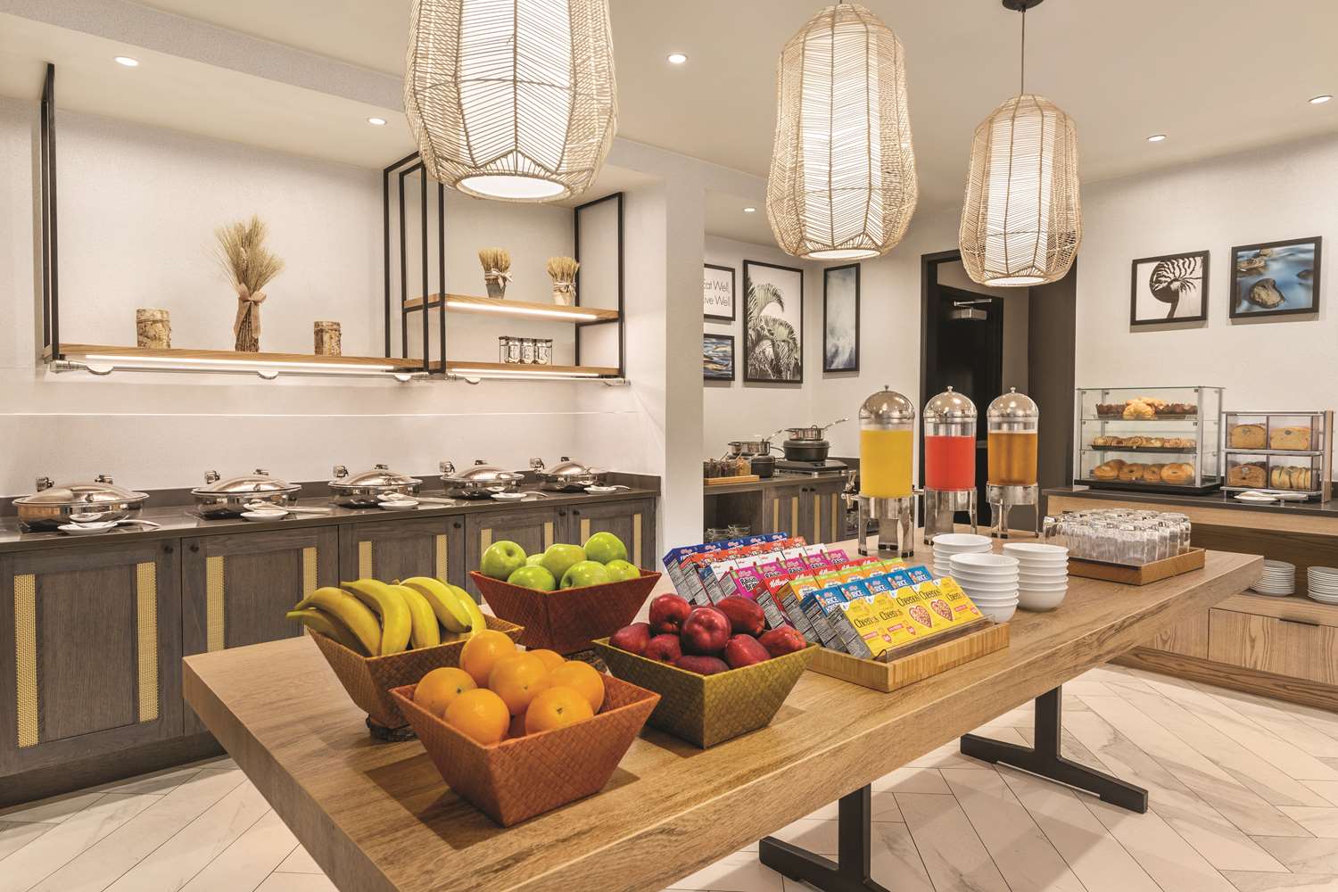 Фото DoubleTree by Hilton Tampa Rocky Point Waterfront