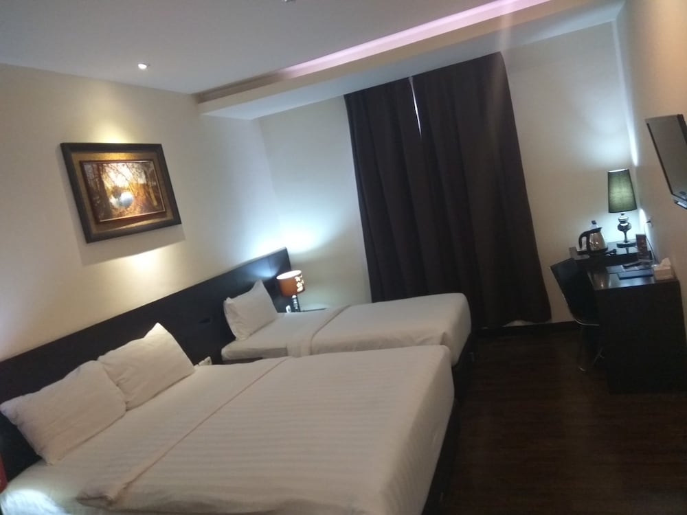 Фото Continent Centrepoint Hotel Makassar