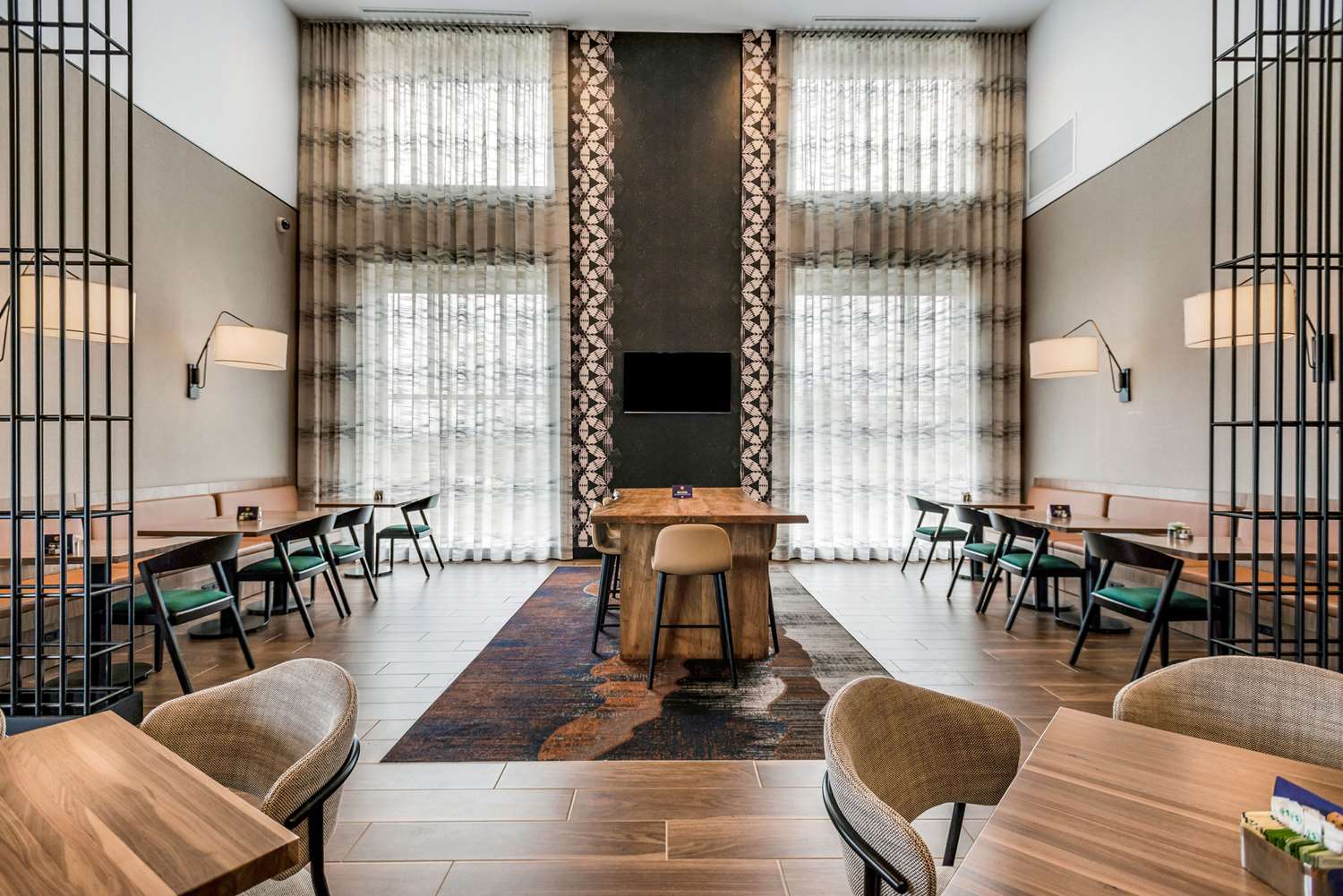 Фото DoubleTree by Hilton Asheville Downtown