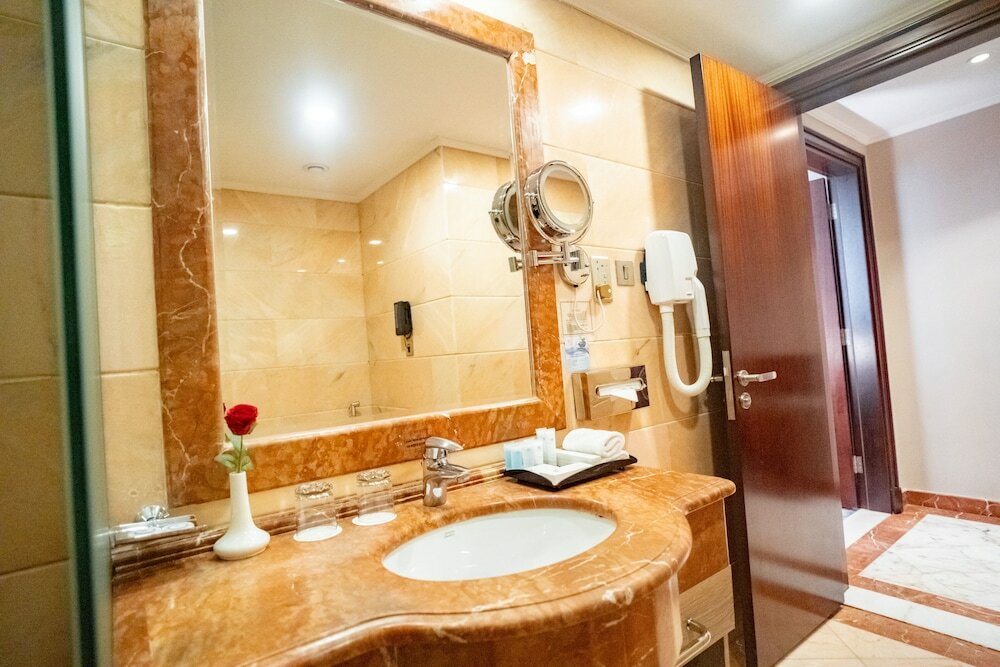 Фото Emaar Royal Hotel