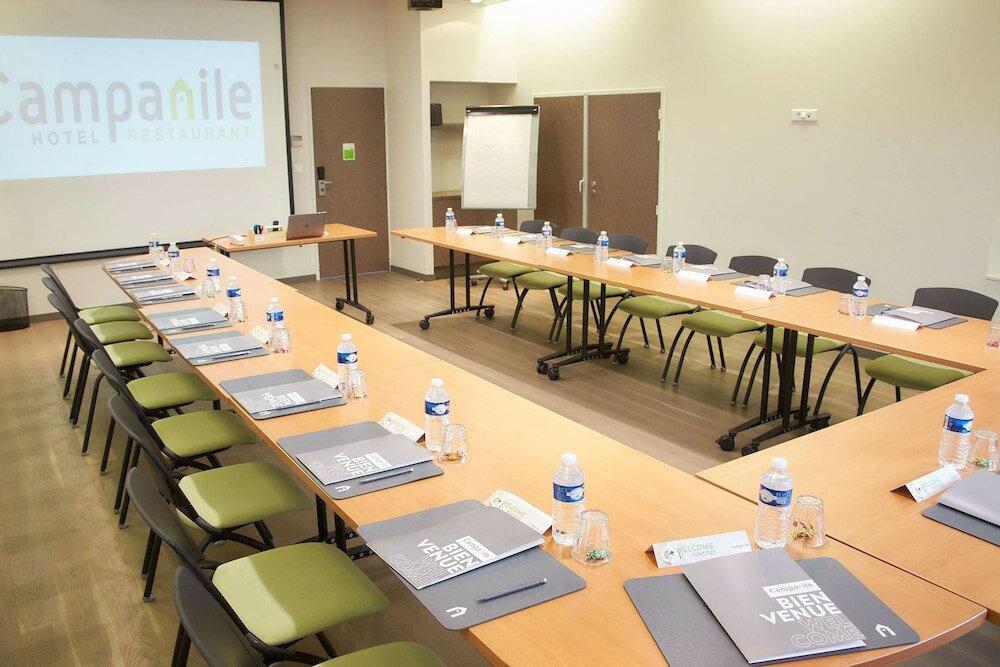 Фото Campanile Dijon Centre - Gare