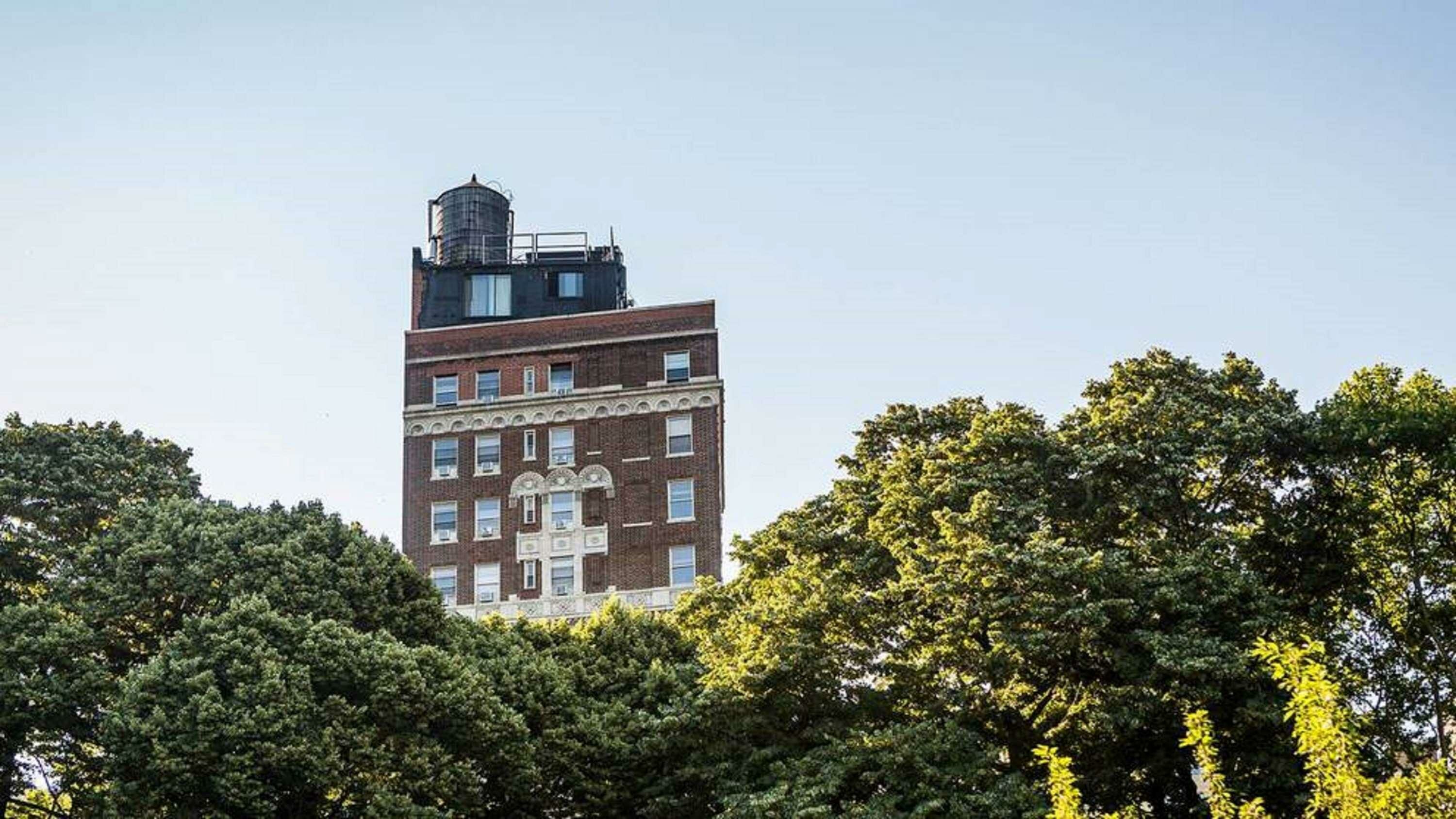 Фото Riverside Tower Hotel