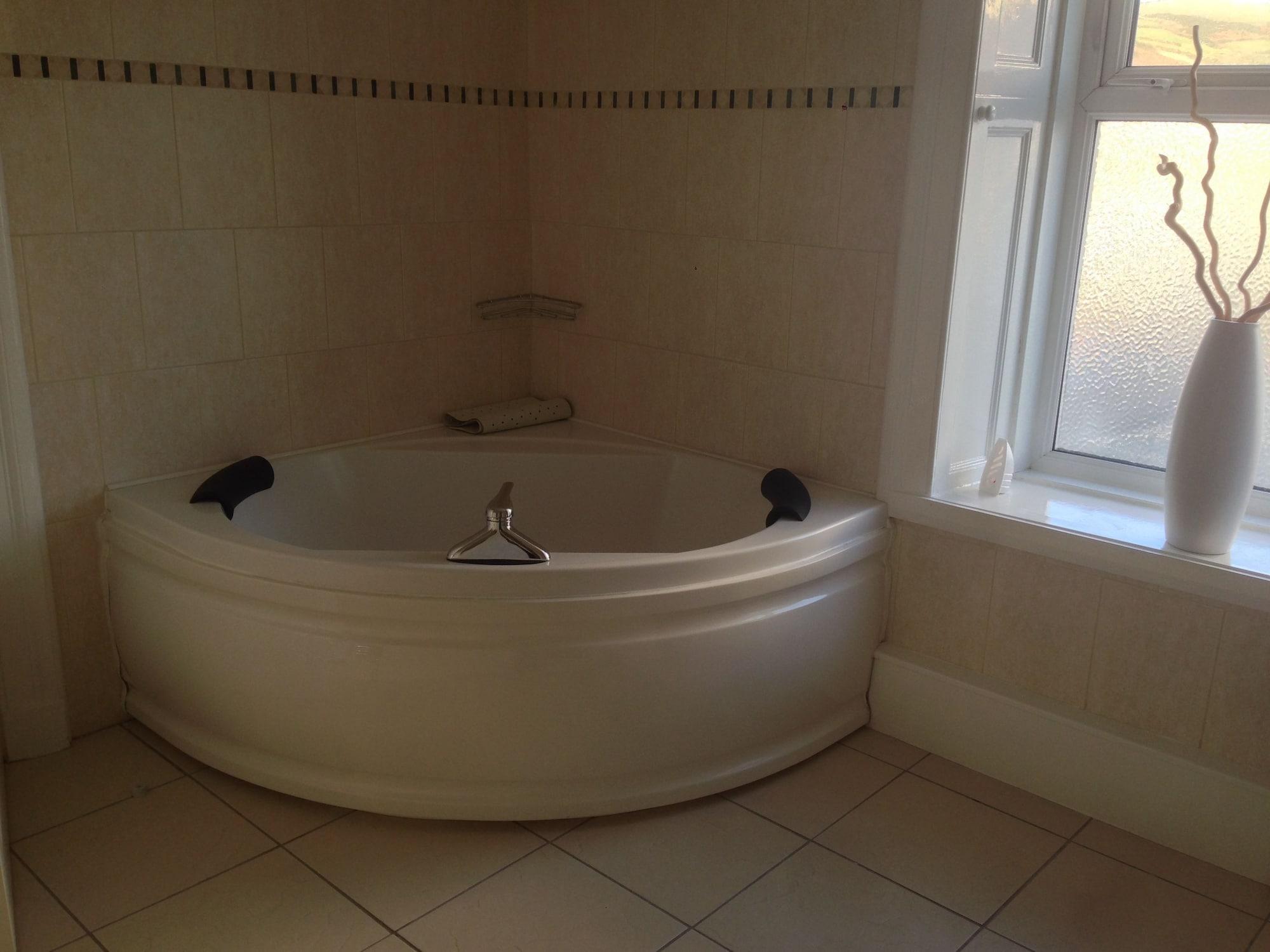 Фото Falcon's Nest Self Catering Apartments