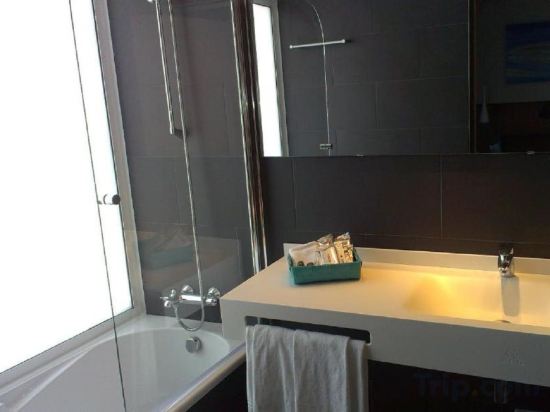 Фото Hotel Atenea Port Barcelona Mataro