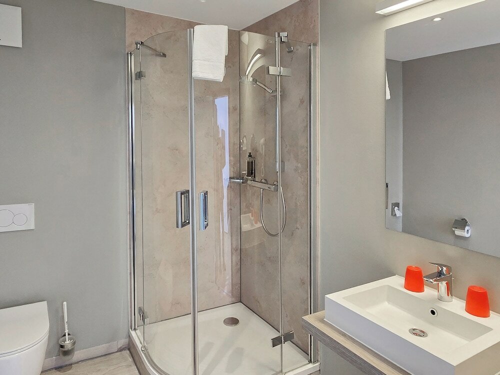 Фото Hotel Goldene Traube