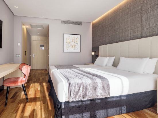 Фото Hotel Ilunion Alcalá Norte