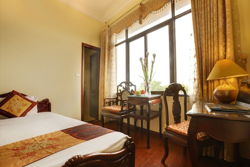 Фото Hanoi Little Town Hotel