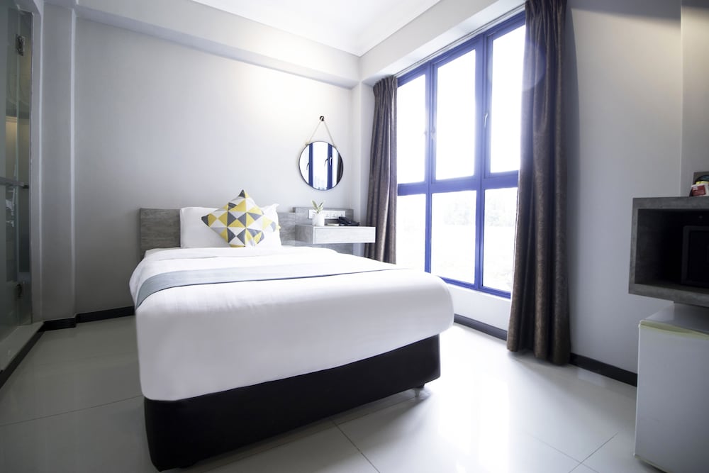 Фото Harbour Ville Hotel