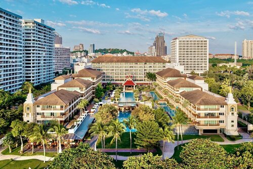 Гостиница The Heritage Pattaya Beachfront Resort в Паттайе