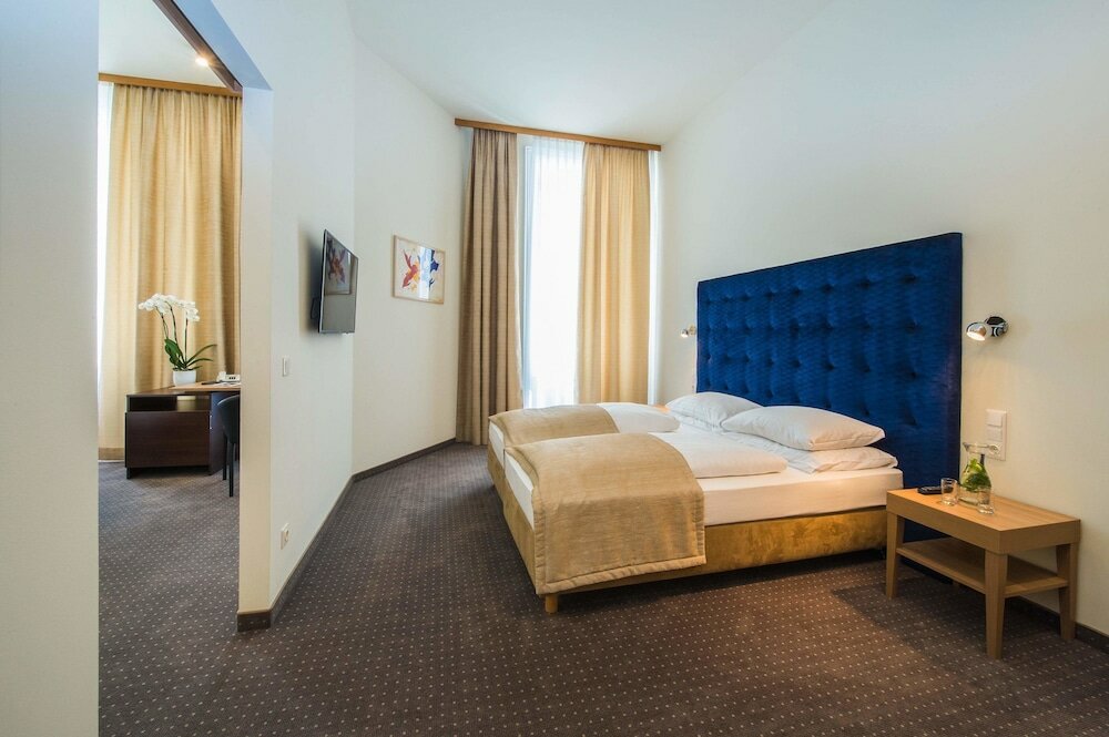 Фото HiLight Suites Hotel