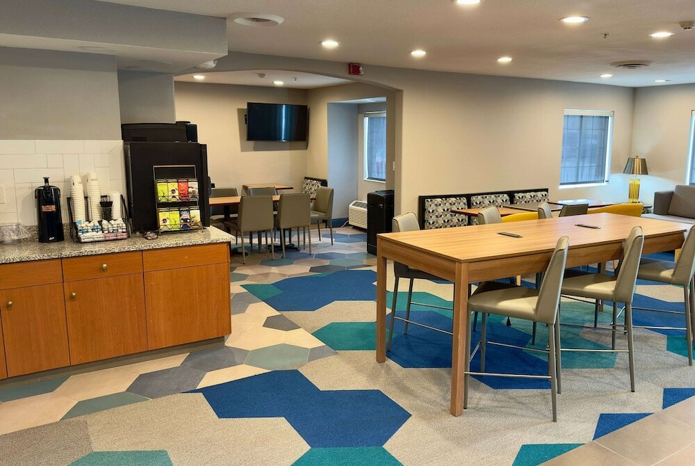 Фото Microtel Inn by Wyndham Denver