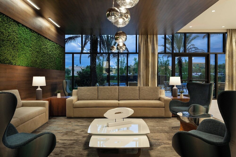 Фото SpringHill Suites by Marriott Orlando at Millenia