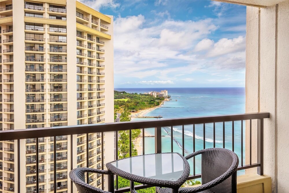 Фото Hyatt Regency Waikiki Beach Resort & SPA