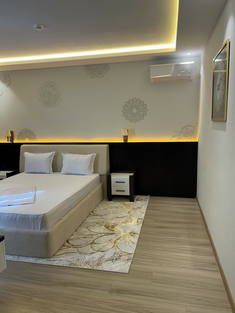 Фото Karim Parkside Hotel