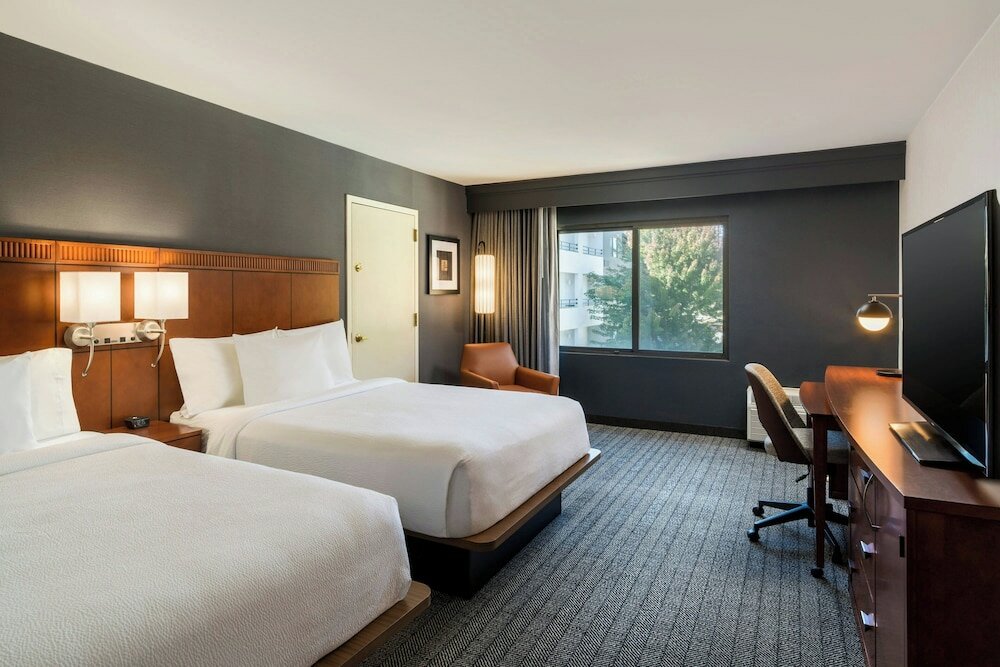 Фото Courtyard by Marriott Sacramento Airport Natomas