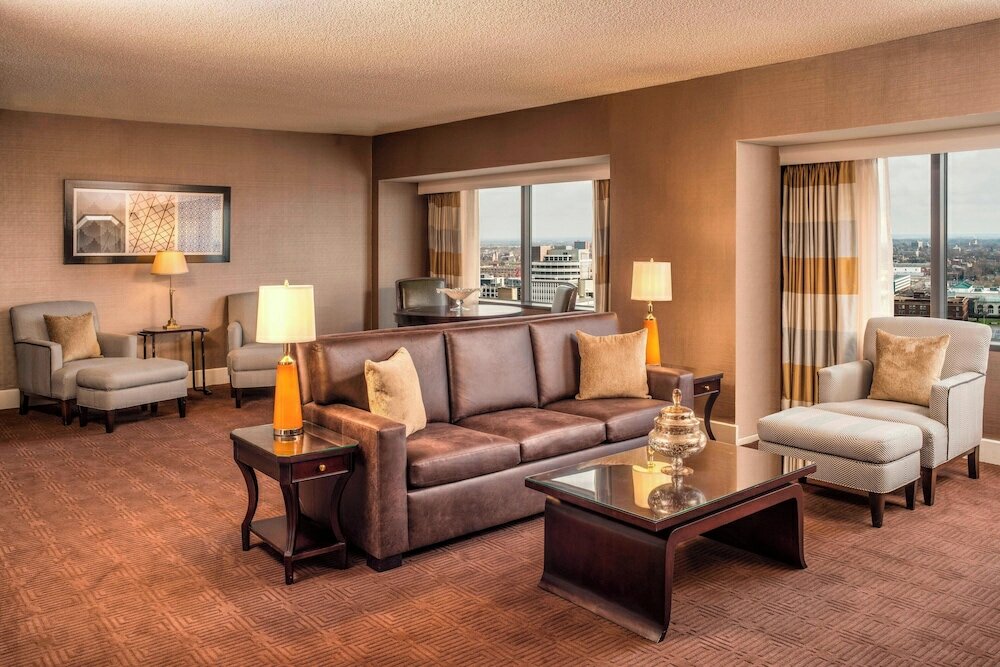 Фото The Plaza Hotel Columbus at Capitol Square