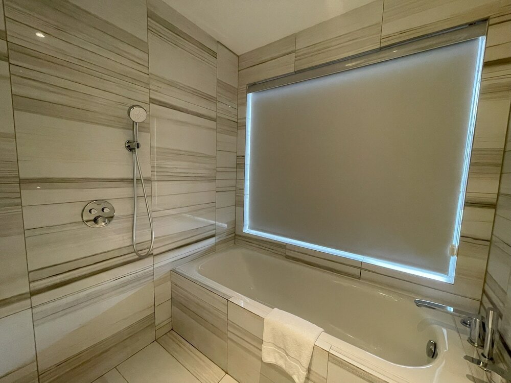 Фото Luxent Hotel