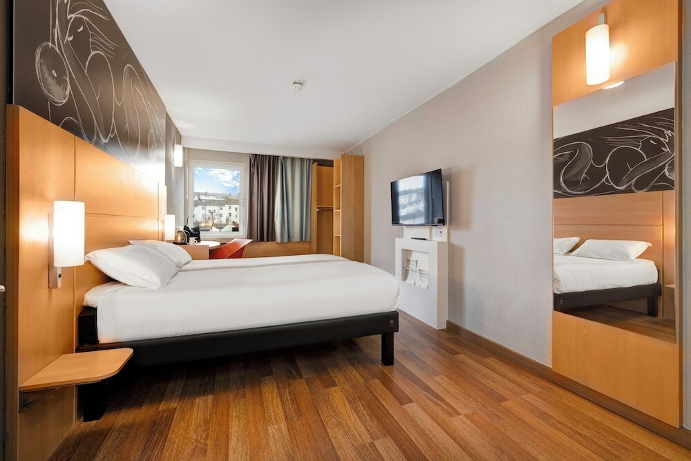 Фото Ibis Brighton City Centre - Station