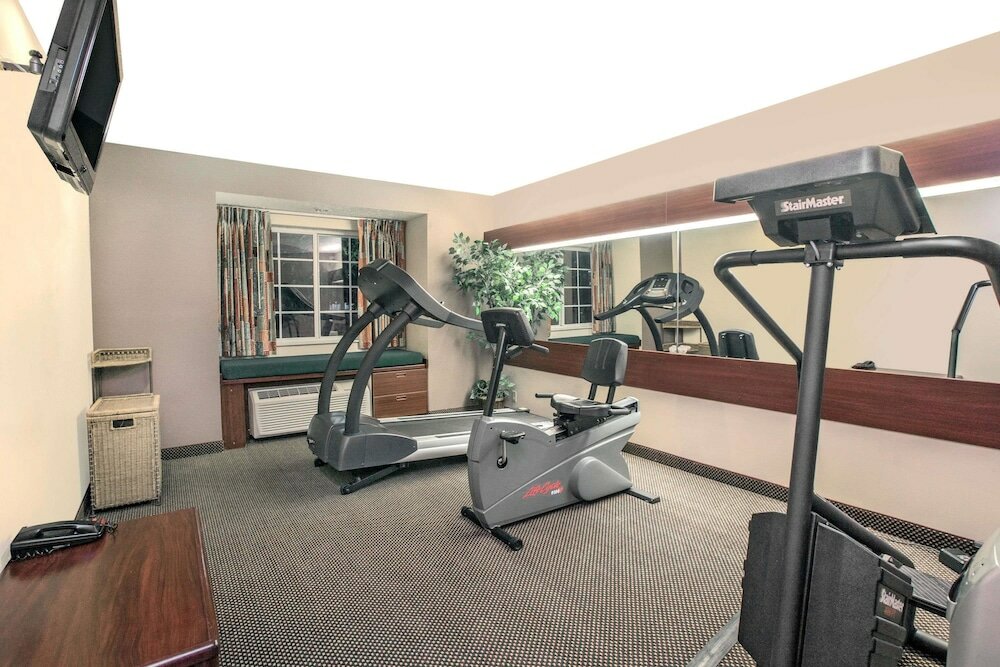 Фото Microtel Inn & Suites by Wyndham Meridian