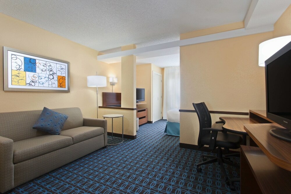Фото Fairfield Inn and Suites by Marriott Tampa Brandon