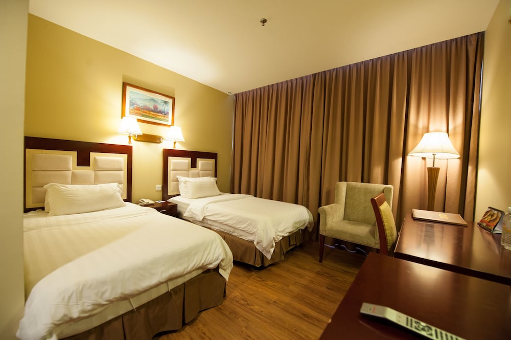Фото Gaya Centre Hotel