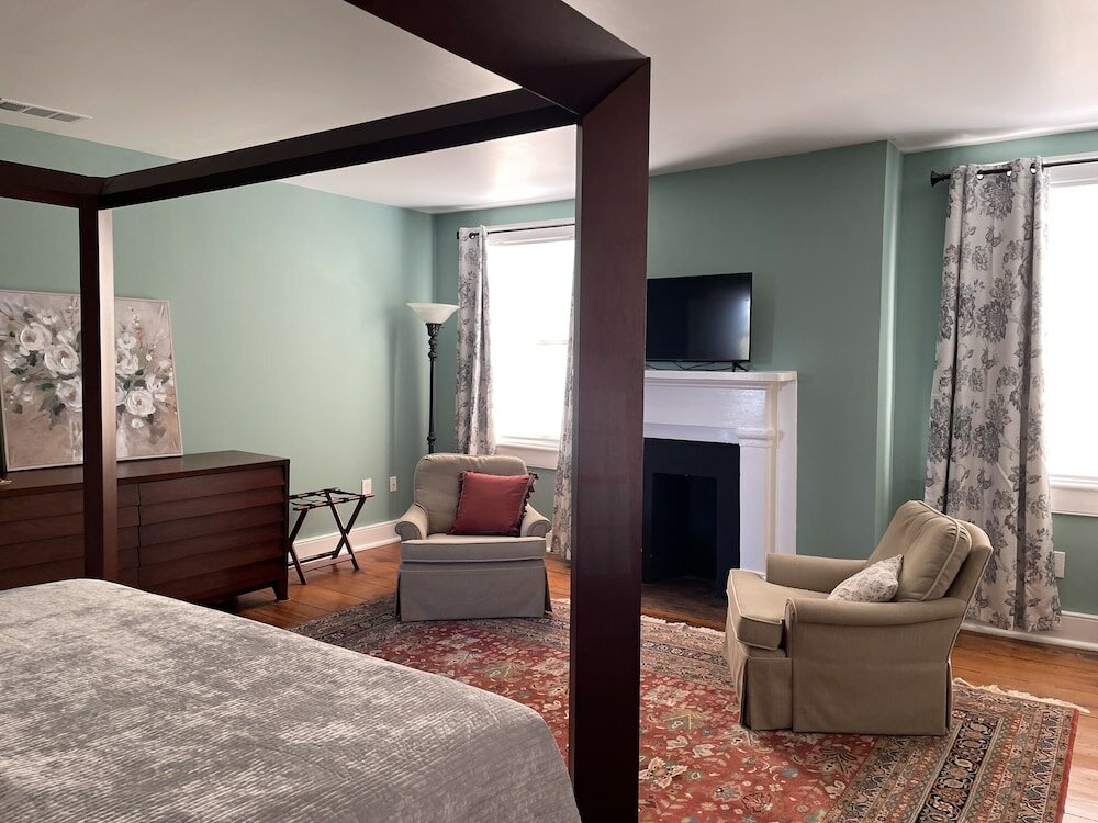 Фото 17Hundred90 Inn and Restaurant